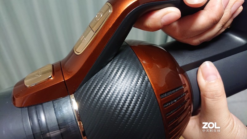 近8000元的立式吸尘器能否暴打全屋灰尘？莱克魔洁M12 Max深度体验