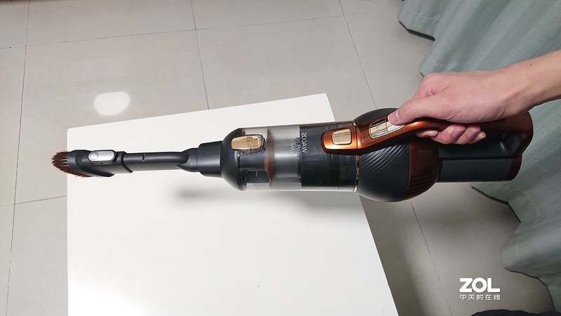 近8000元的立式吸尘器能否暴打全屋灰尘？莱克魔洁M12 Max深度体验