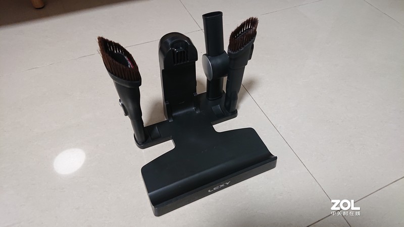 近8000元的立式吸尘器能否暴打全屋灰尘？莱克魔洁M12 Max深度体验