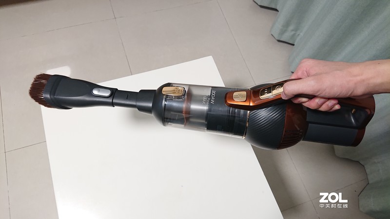 近8000元的立式吸尘器能否暴打全屋灰尘？莱克魔洁M12 Max深度体验