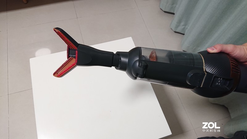 近8000元的立式吸尘器能否暴打全屋灰尘？莱克魔洁M12 Max深度体验