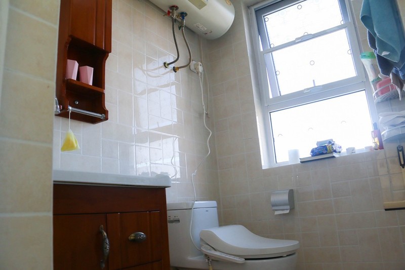 老房子墙面插孔不够用了怎么办？一招教你解决充电大问题