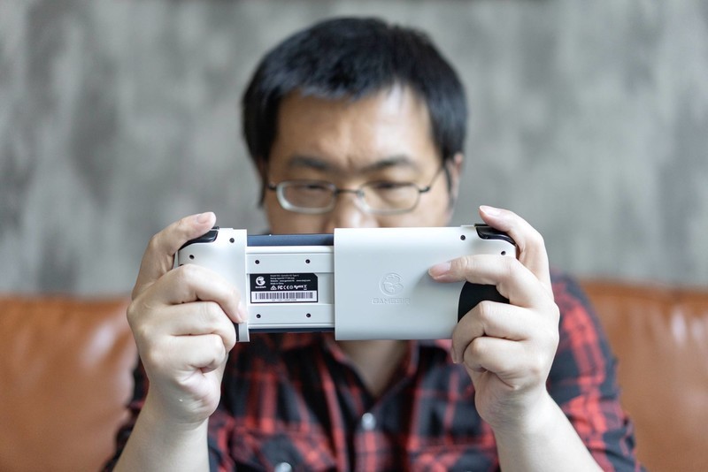 百元即可体验Switch，盖世小鸡GAMESIR X2上手