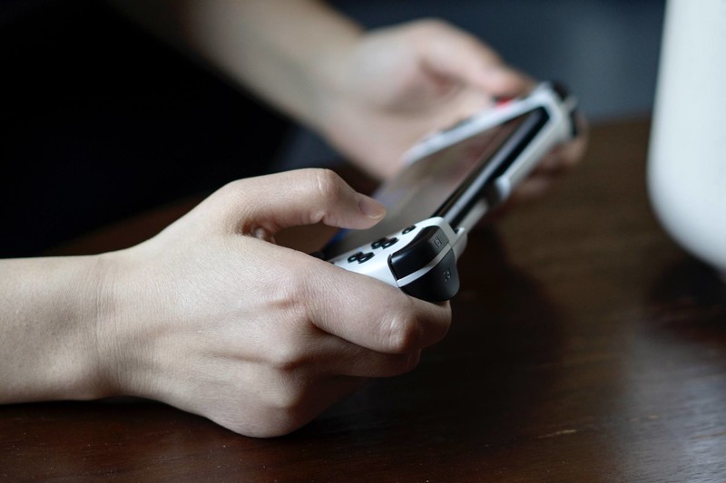 百元即可体验Switch，盖世小鸡GAMESIR X2上手