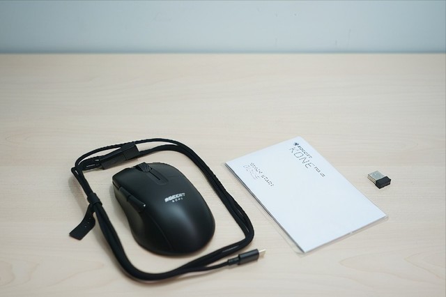 冰豹魔幻豹KONE PRO AIR无线职业版电竞鼠标：游戏必备利器