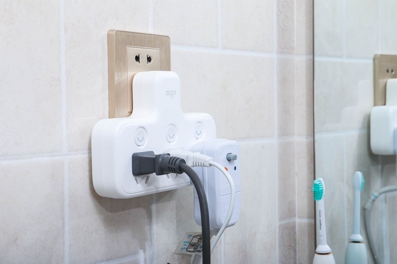 老房子墙面插孔不够用了怎么办？一招教你解决充电大问题