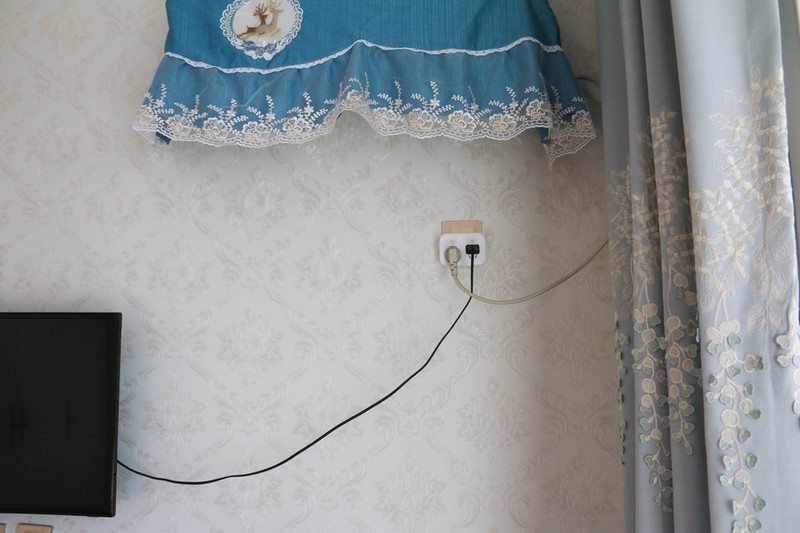 老房子墙面插孔不够用了怎么办？一招教你解决充电大问题