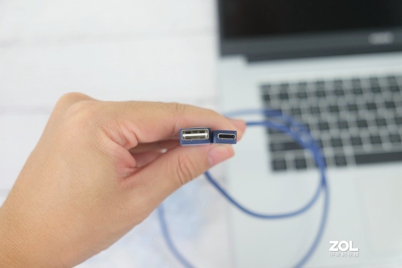 与小米同为杂货铺，一条数据线不到17元，小米华为手机的福音