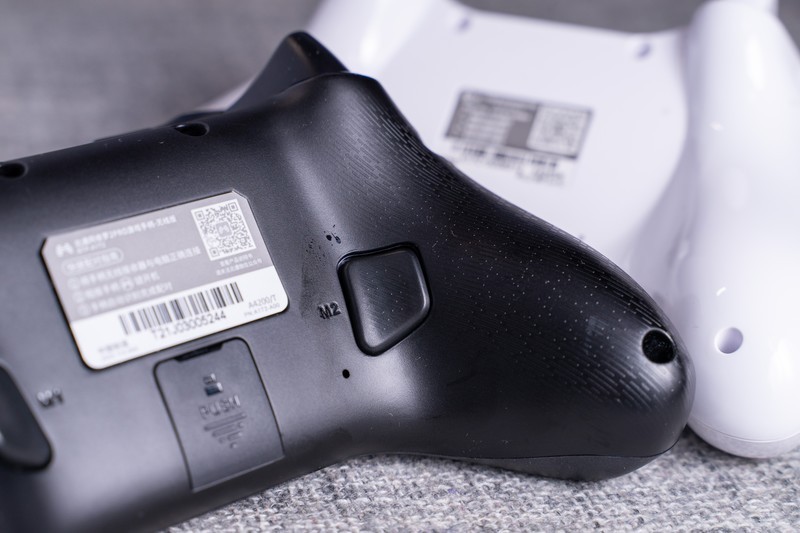 游戏操作不跟手？老玩家推荐你试一试这款游戏手柄！