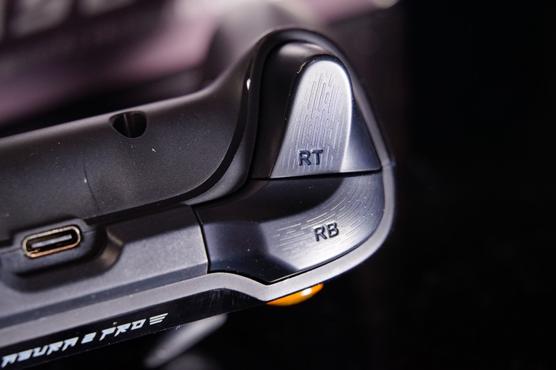 游戏操作不跟手？老玩家推荐你试一试这款游戏手柄！