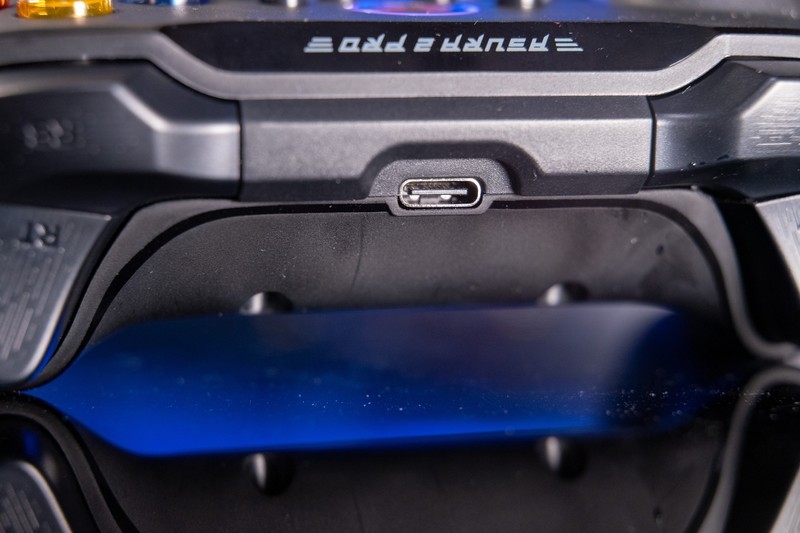 游戏操作不跟手？老玩家推荐你试一试这款游戏手柄！