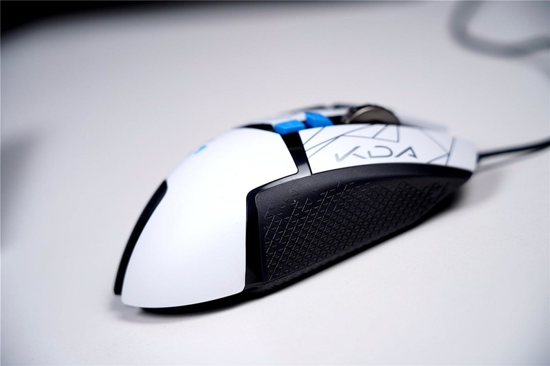 KDA甄选礼盒来袭，京东联手罗技，亲情推出外设限定套装！