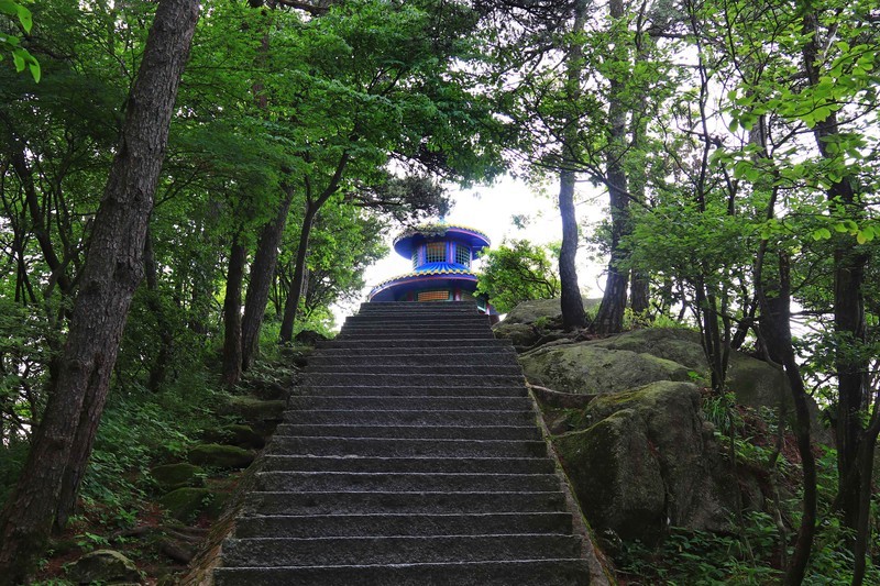 游览庐山含鄱口景点