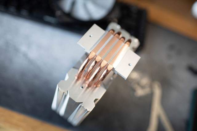 高能低价，“芯”舒畅，三款百元CPU散热器横测