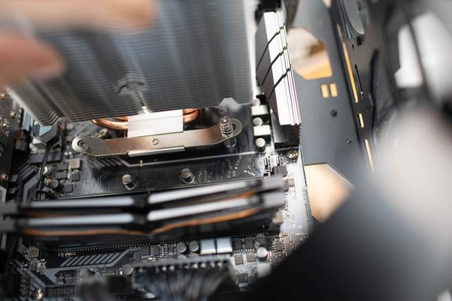 高能低价，“芯”舒畅，三款百元CPU散热器横测