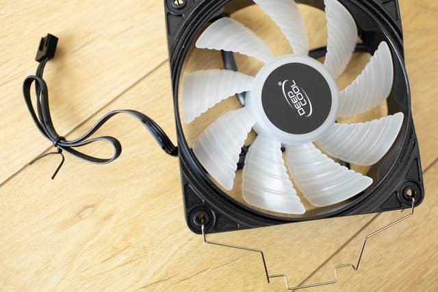 高能低价，“芯”舒畅，三款百元CPU散热器横测