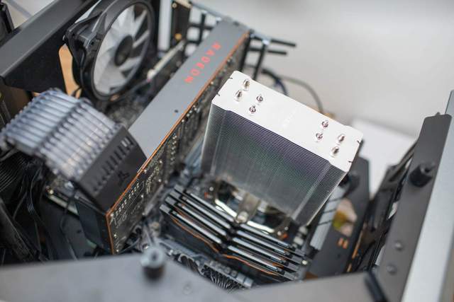 高能低价，“芯”舒畅，三款百元CPU散热器横测