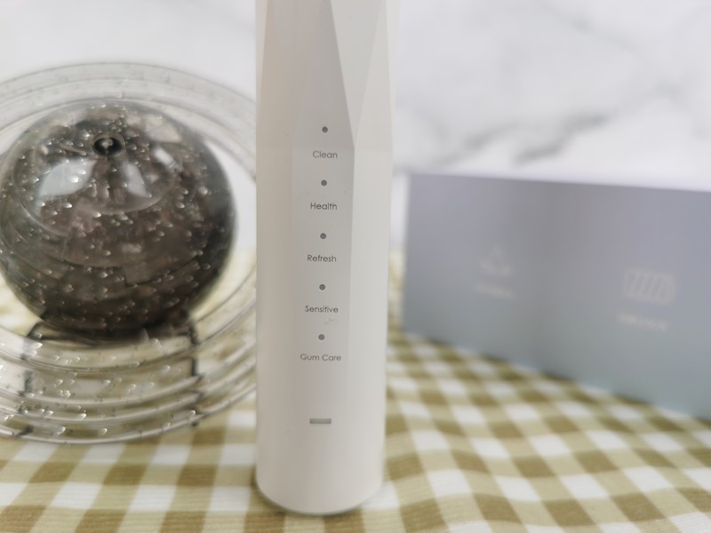 口腔师主推不伤牙扉乐电动牙刷，死磕八年提炼技术品质精度！