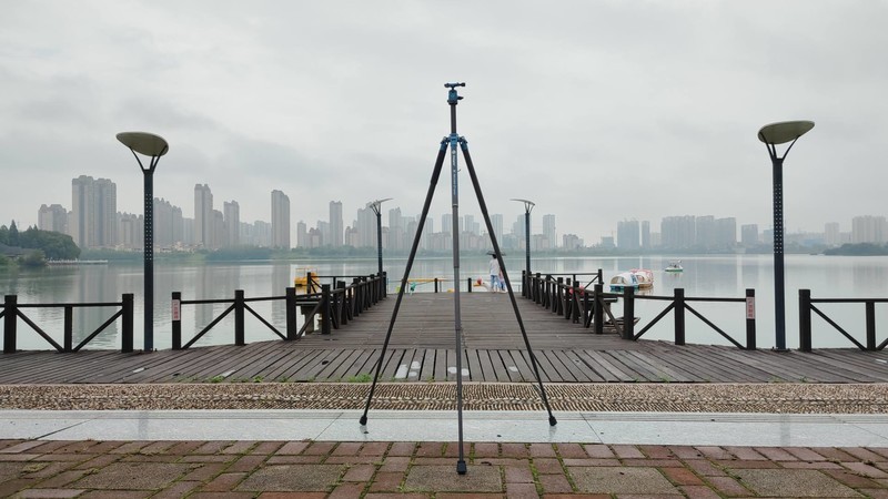 富图宝空气二号摄影三脚架，是真正意义上的便携式摄影三脚架