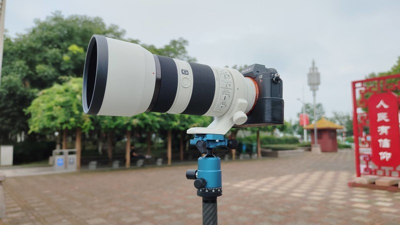 富图宝空气二号摄影三脚架，是真正意义上的便携式摄影三脚架