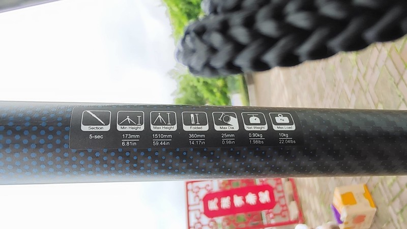 富图宝空气二号摄影三脚架，是真正意义上的便携式摄影三脚架