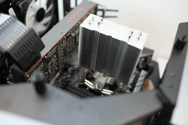 高能低价，“芯”舒畅，三款百元CPU散热器横测