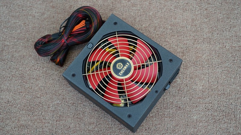 抢到一张RTX3060后，那就用它装一台主机吧