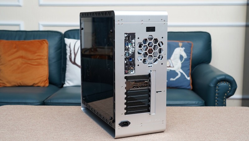 抢到一张RTX3060后，那就用它装一台主机吧