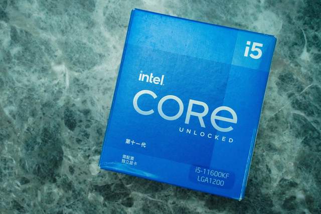 免费帮朋友装机，还丢了两个手办，赔了