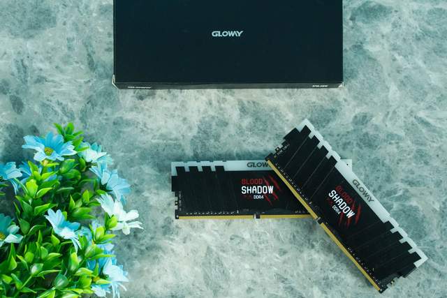 免费帮朋友装机，还丢了两个手办，赔了