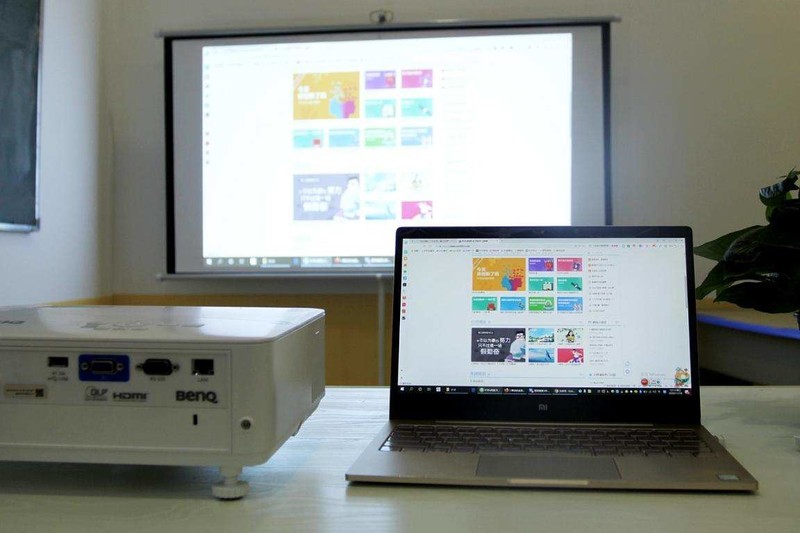 智能化场景下的办公利器，明基E592智能办公投影仪投屏上网两不误