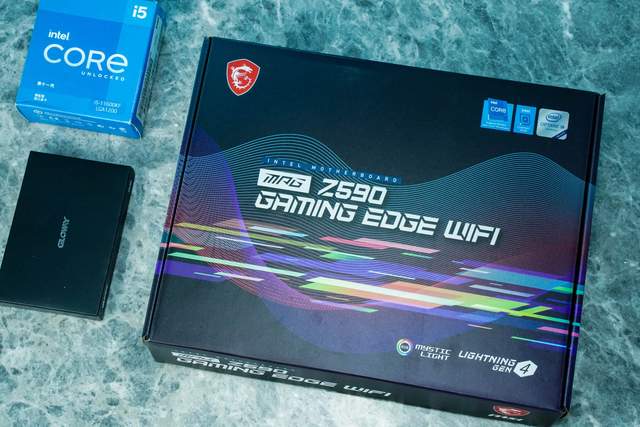 免费帮朋友装机，还丢了两个手办，赔了