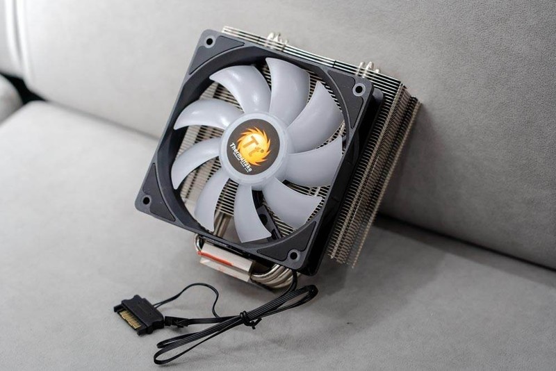 TT TD500P RGB散热器评测：开机后超级炫酷还能高性能散热