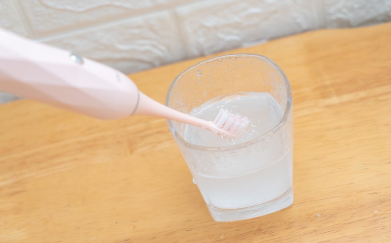 牙龈敏感，一刷牙就出血，换了一款不伤牙的牙刷就好多了