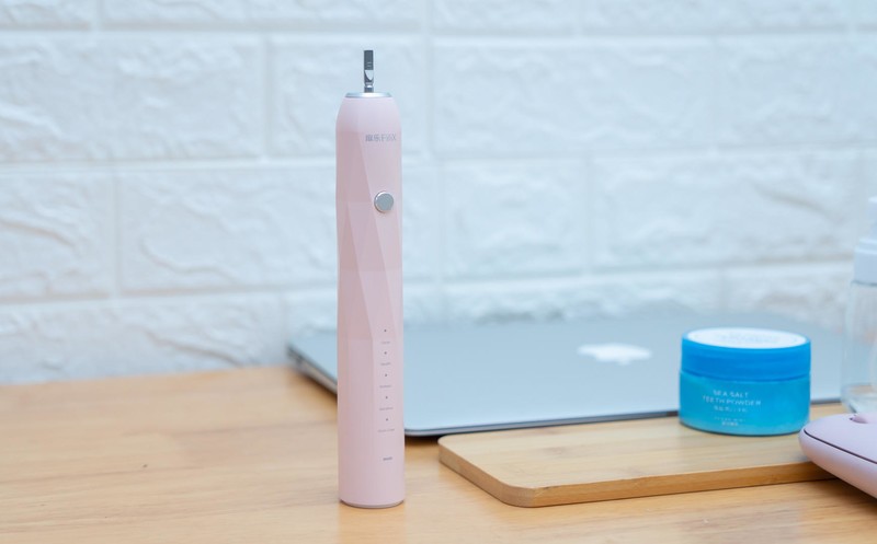 牙龈敏感，一刷牙就出血，换了一款不伤牙的牙刷就好多了