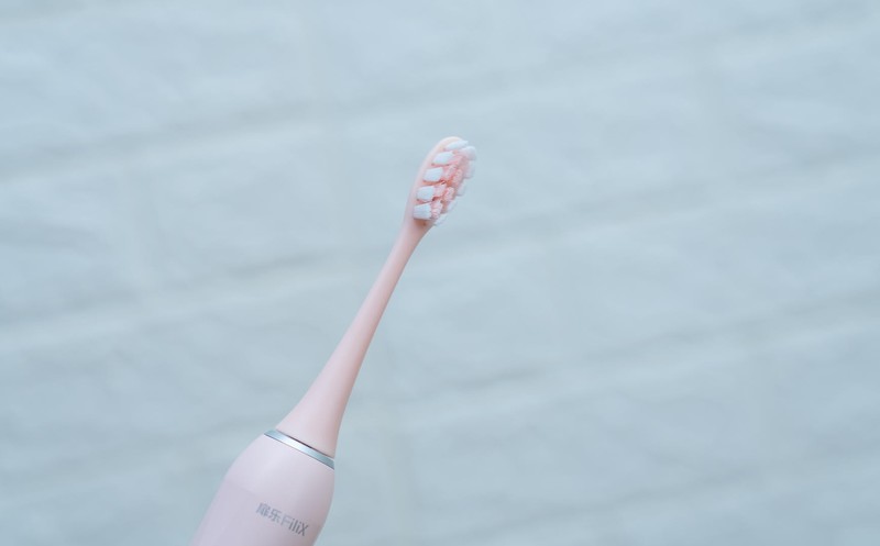 牙龈敏感，一刷牙就出血，换了一款不伤牙的牙刷就好多了