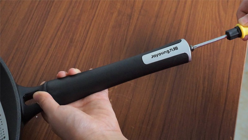 晶钻耐磨技术加持！九阳不粘锅评测：轻松感受极致的爆炒乐趣