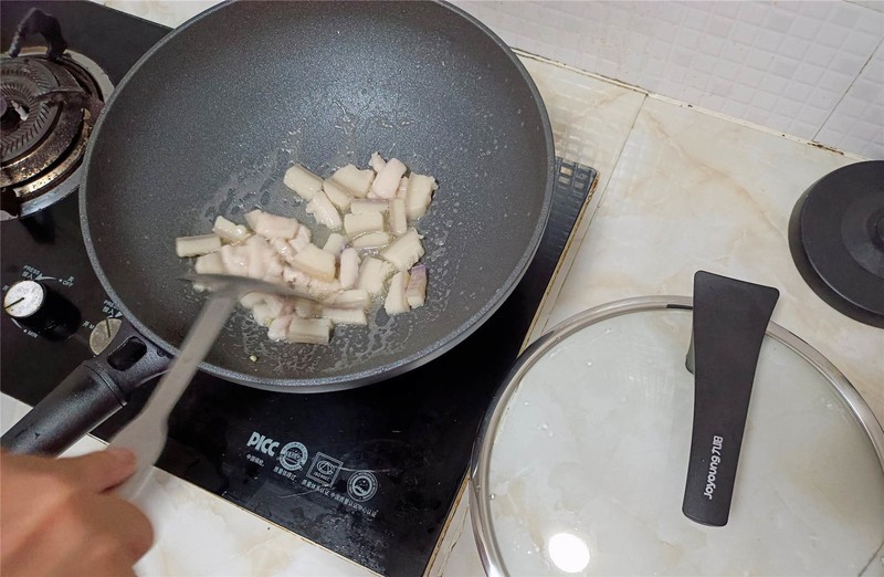 晶钻耐磨技术加持！九阳不粘锅评测：轻松感受极致的爆炒乐趣