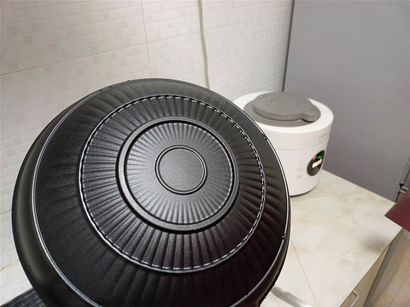 晶钻耐磨技术加持！九阳不粘锅评测：轻松感受极致的爆炒乐趣