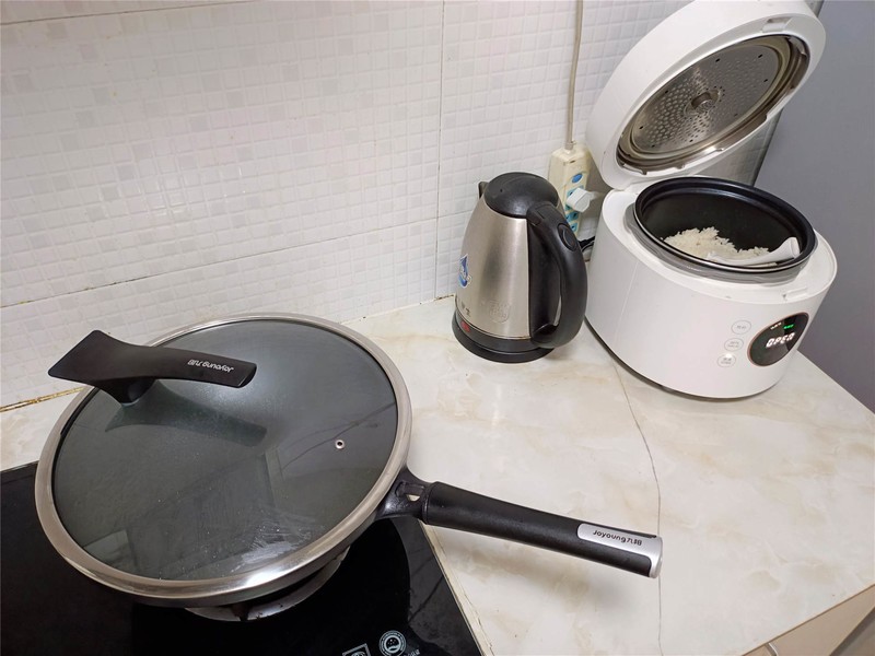 晶钻耐磨技术加持！九阳不粘锅评测：轻松感受极致的爆炒乐趣