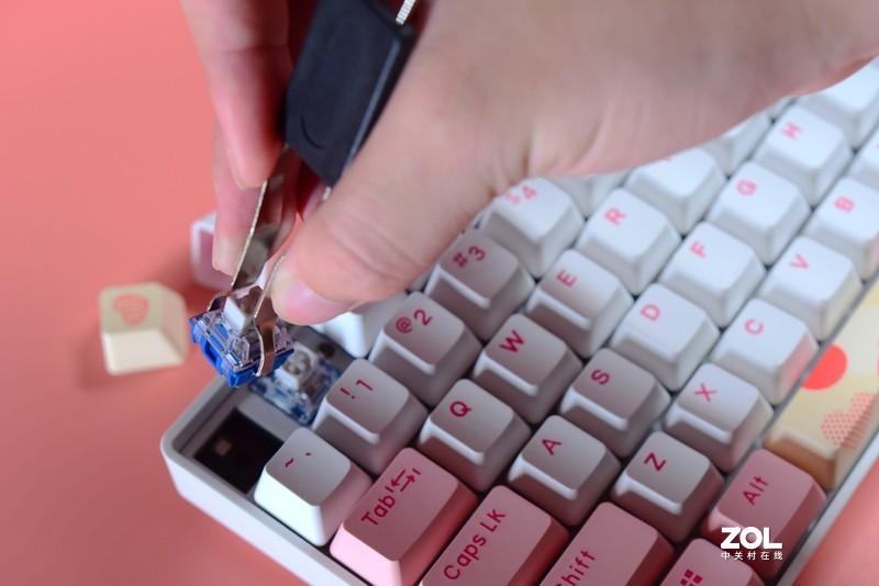 人类高质量粉色外设——DAREU A100致上版全插拔三模RGB机械键盘get