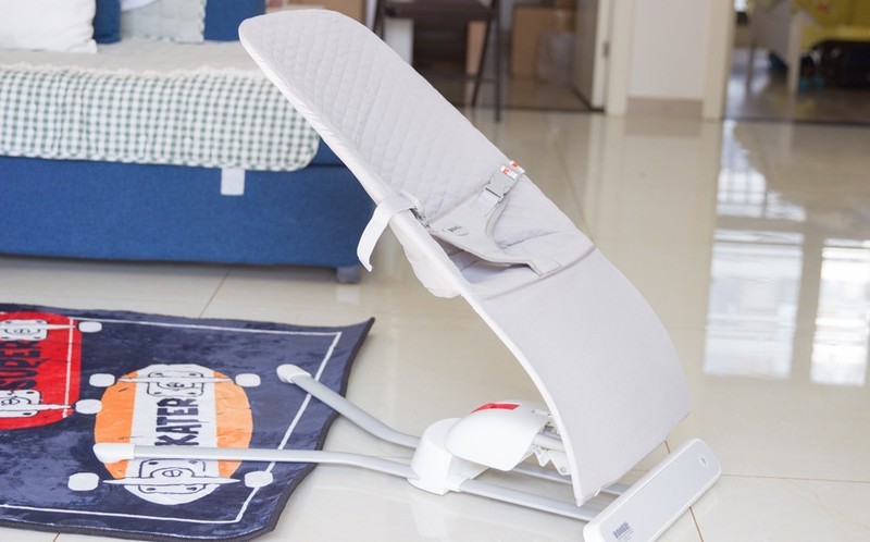 解放双手的哄娃神器，洛贝依多功能弹跳椅评测