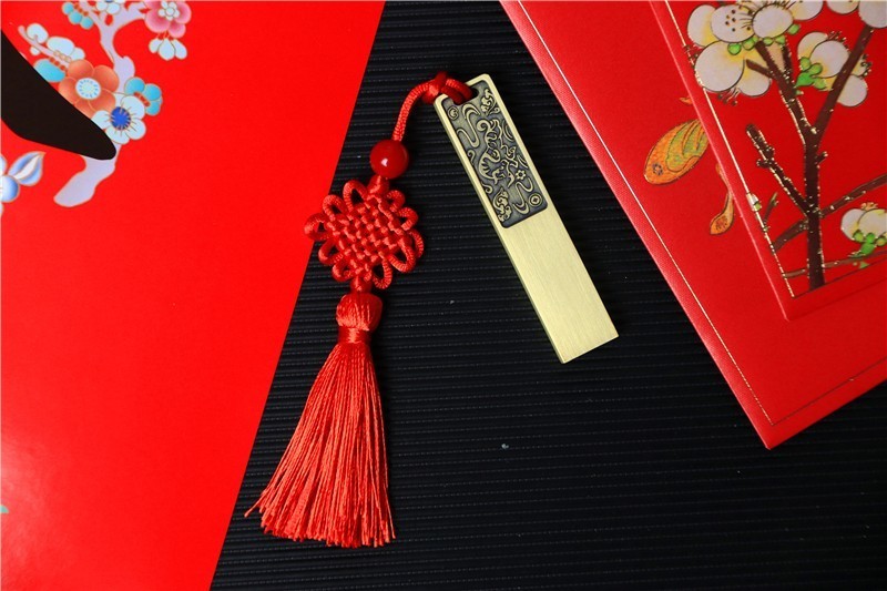 台电牛年生肖U盘上市！读速150M/S，漂亮得不像实力派