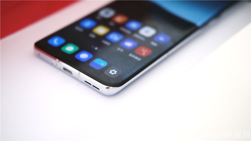 一加9Pro简单测评：游戏性能、高刷屏幕、出色成像！或许很适合你！