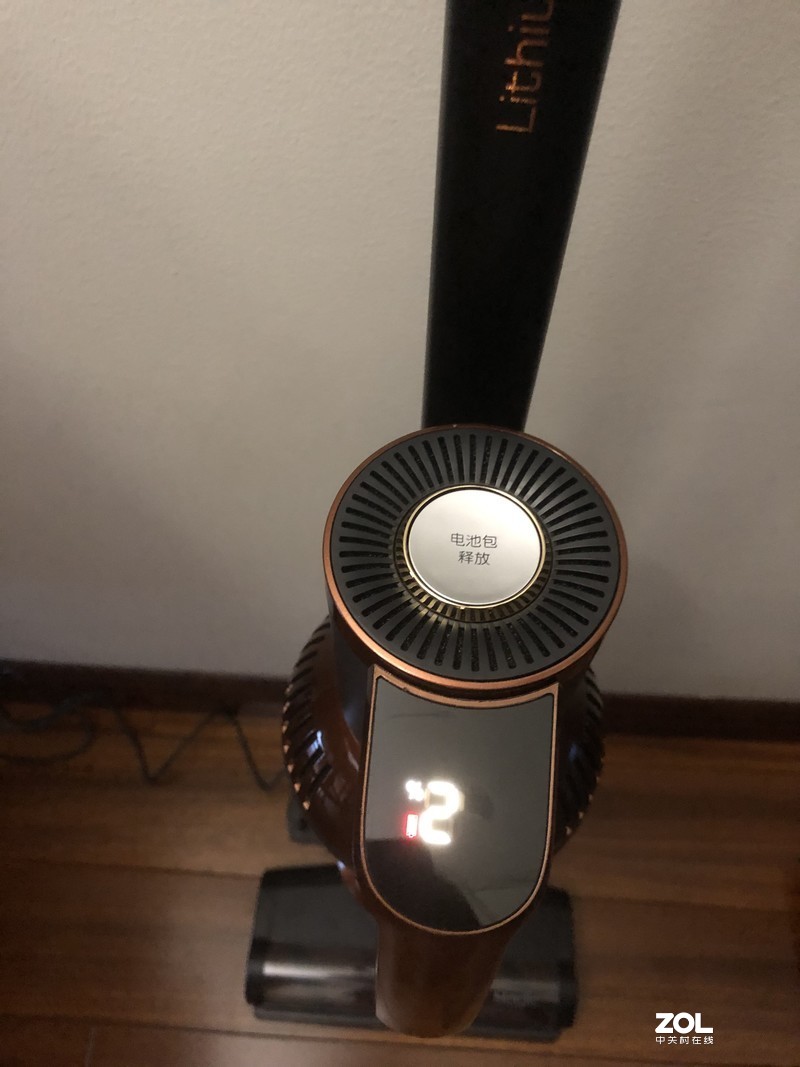 用莱克魔洁M12 MAX吸尘器：做家务好轻松