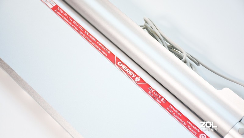 国风配色 扎实体验丨樱桃MX BOARD 8.0机械键盘