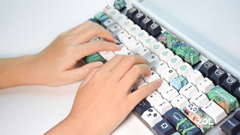 国风配色 扎实体验丨樱桃MX BOARD 8.0机械键盘