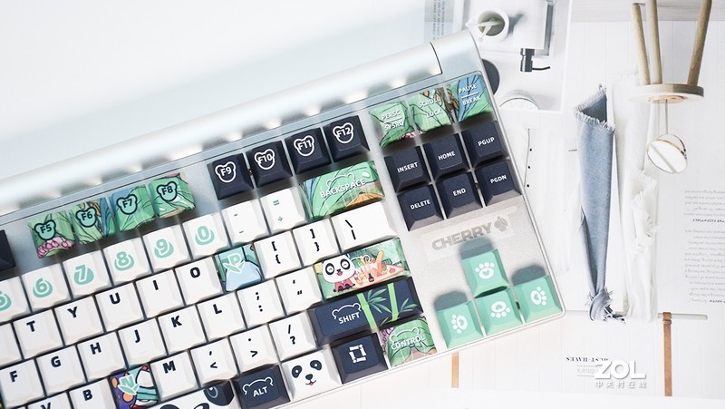 国风配色 扎实体验丨樱桃MX BOARD 8.0机械键盘