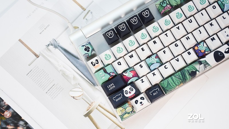 国风配色 扎实体验丨樱桃MX BOARD 8.0机械键盘