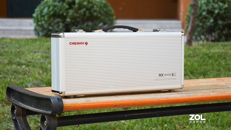 国风配色 扎实体验丨樱桃MX BOARD 8.0机械键盘